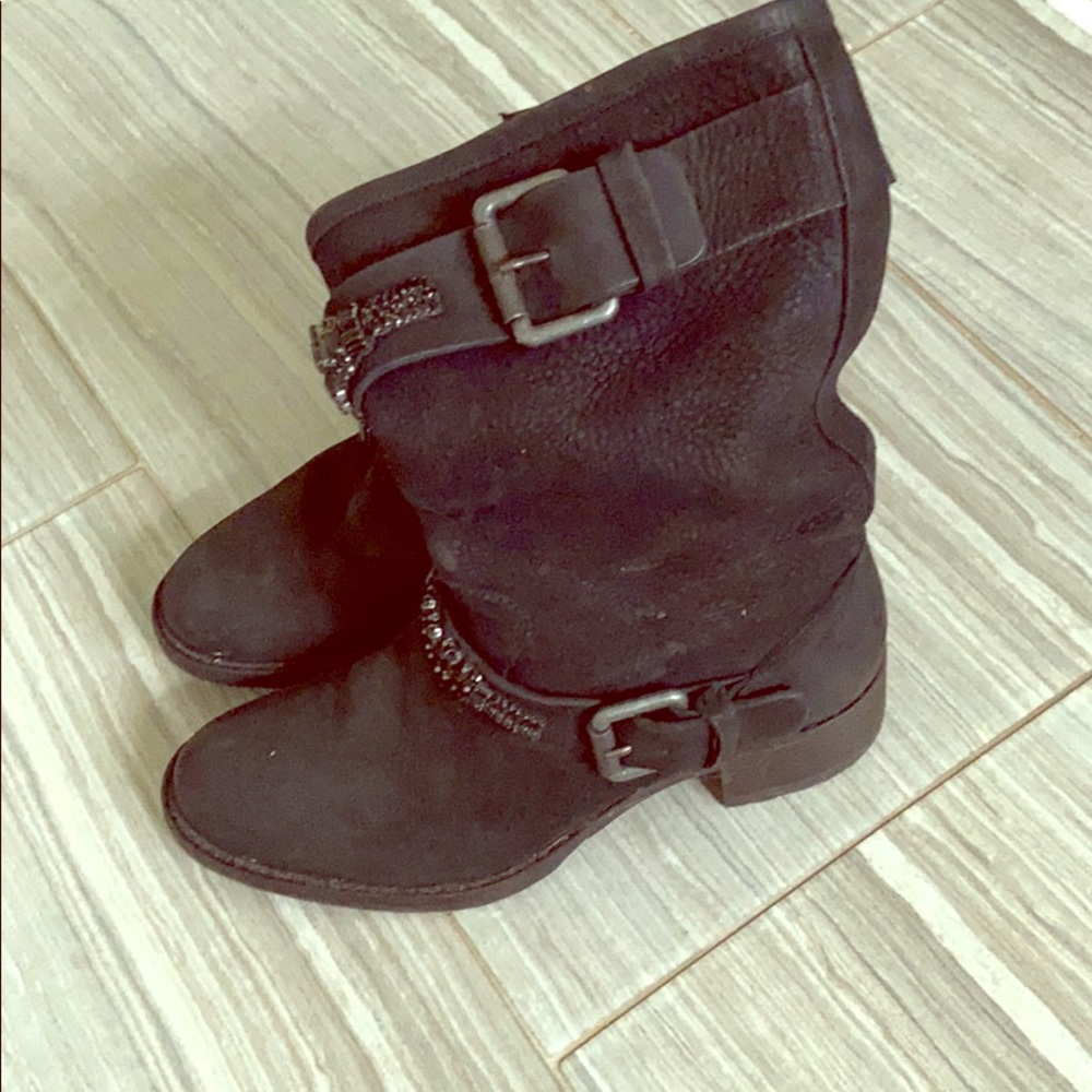 Vera Wang boots